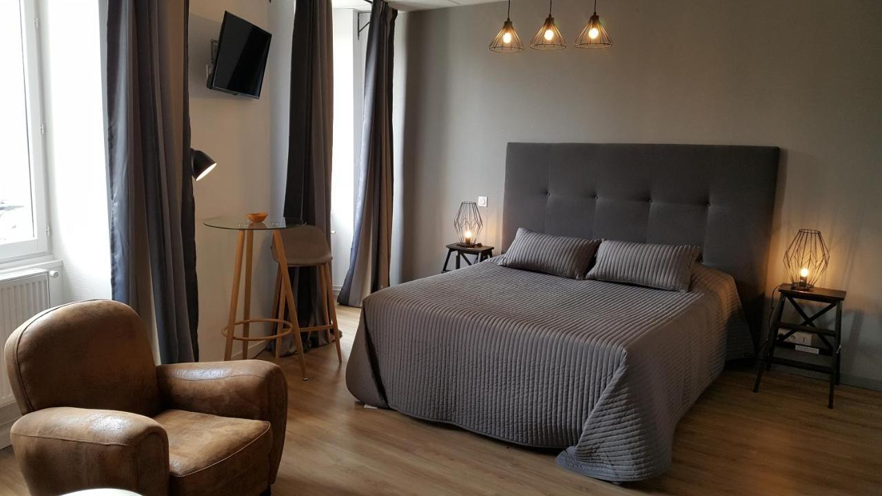 Au Faisan Doré Neuville-sur-Ain Exterior foto